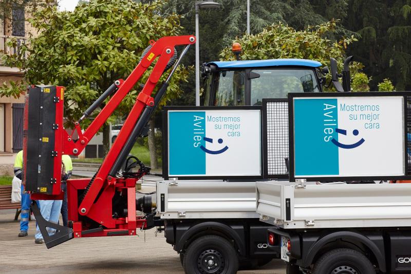 6 nuevos vehículos se incorporan al servicio de limpieza viaria mientras avanza la sustitución de contenedores y papeleras